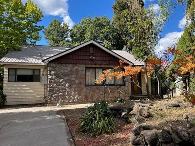 109 N Washington Dr, Mount Shasta, CA, 96067