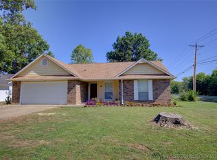 2400 Muskogee Dr, Muskogee, OK 74401