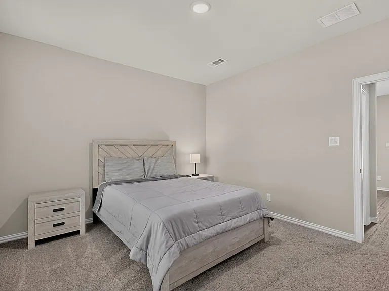 3531 Columbus St — Photo 17