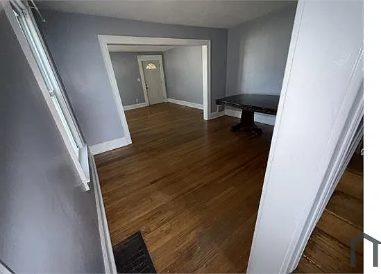3 bed, 1099 sqft, $2,200 — Photo 2