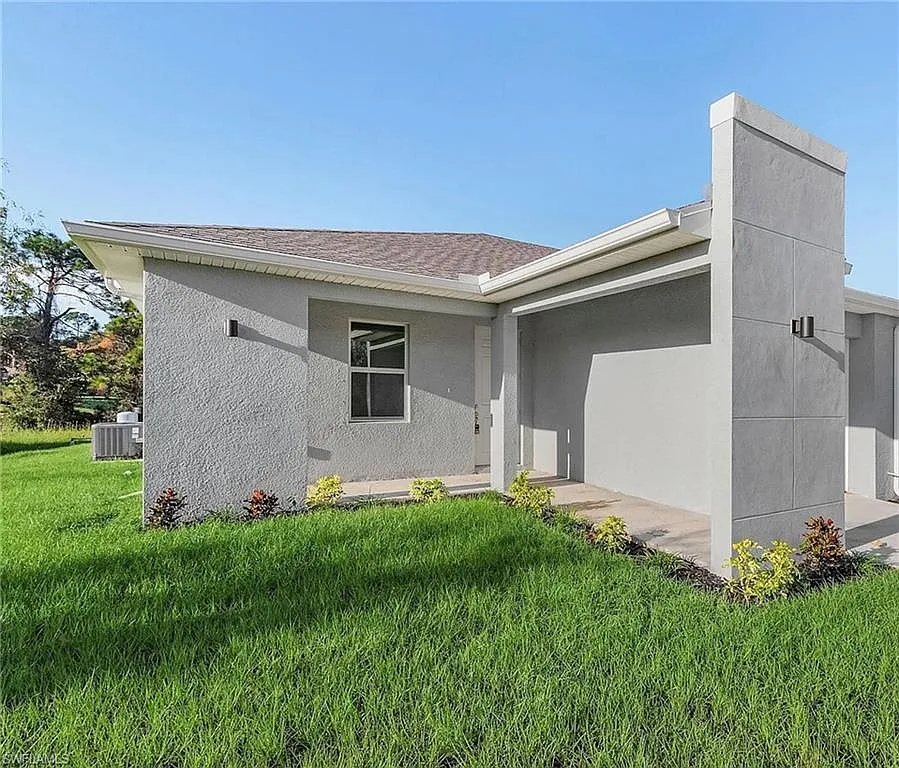 3 bed, 1200 sqft, $1,500 — Photo 2