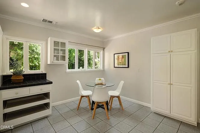501 Fremont Ln — Photo 9