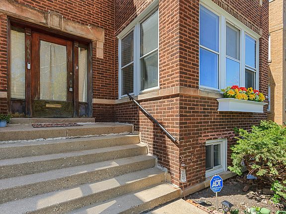 2nd image of 4954 N Monticello Ave