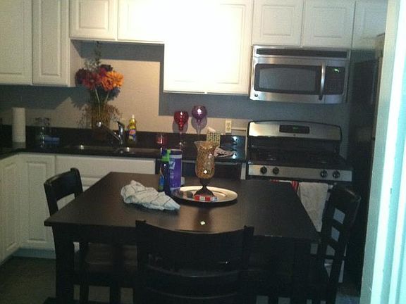 5th image of 4018 Eileen Dr #1