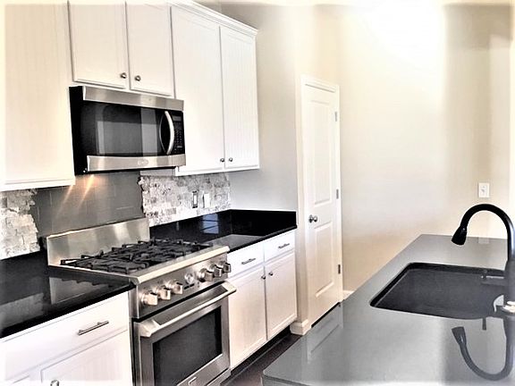 2nd image of 7871 Ashenden Dr