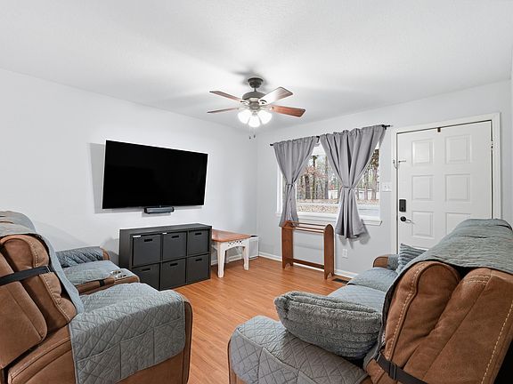 4th image of 4 Hamby Ln