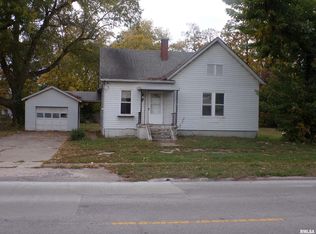 209 N Hickory St, Du Quoin, IL 62832