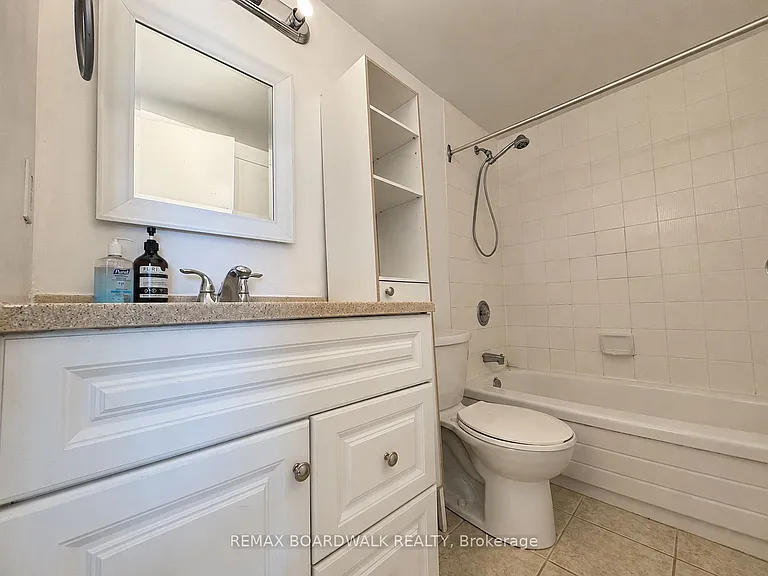 35 Holland Ave #907 — Photo 23