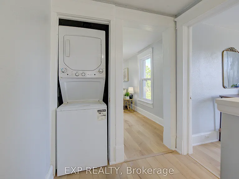 63 Brook St #UPPER — Photo 10