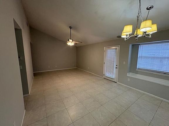 4th image of 193 Wright Cir