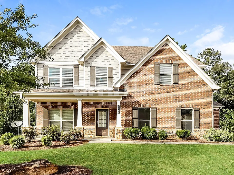 1280 Victoria Walk Ln