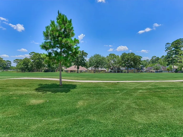 13511 Summer Hill Dr — Photo 25