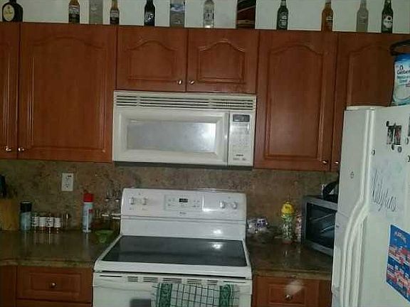 4th image of 17610 NW 73rd Ave #1065
