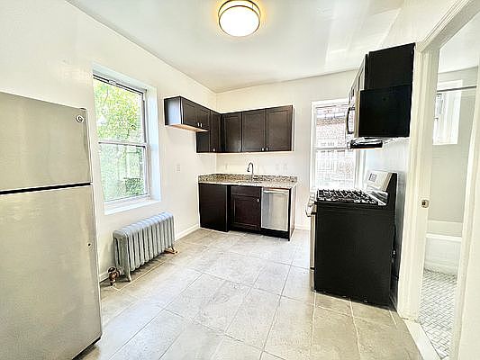 5th image of 3410 84th St APT H33