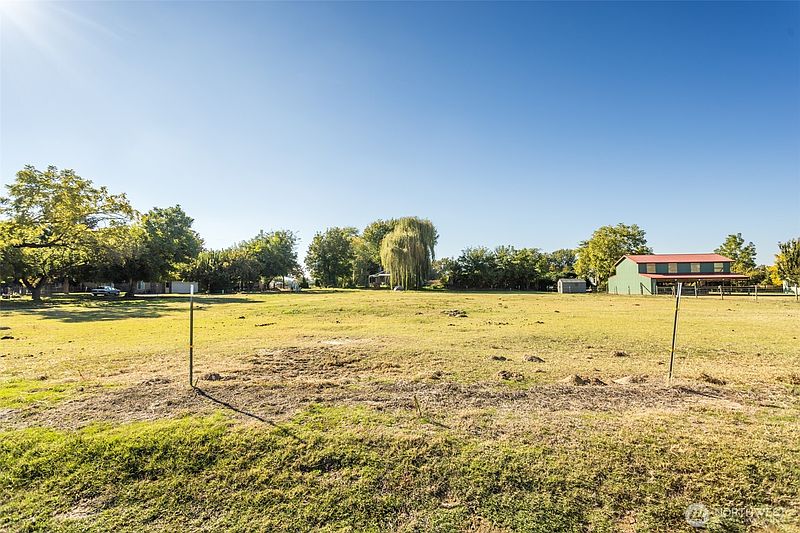 5th image of 552 County Rd #448