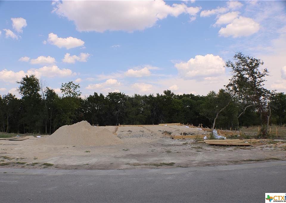 2nd image of 5819 Hamlet Dr