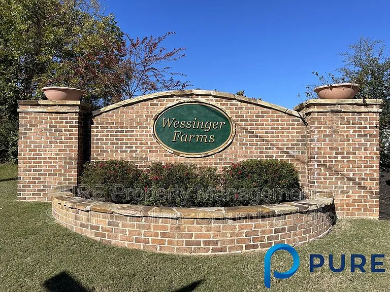 1433 Tamarind Ln — Photo 34