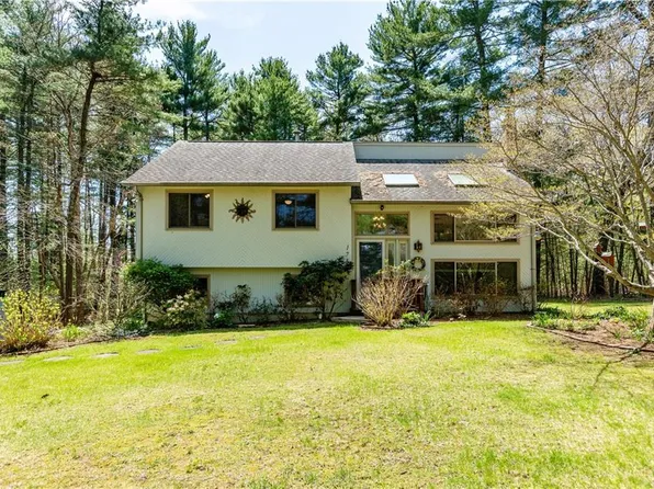 173 Whaley Hollow Rd, Coventry, RI 02816