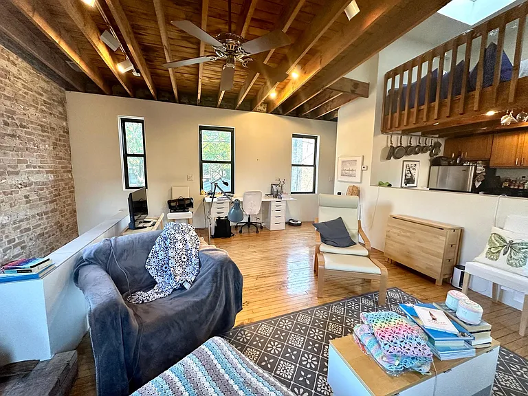 2129 W Le Moyne St #COACH HOUSE — Photo 16