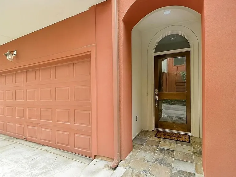404 Parker St — Photo 1
