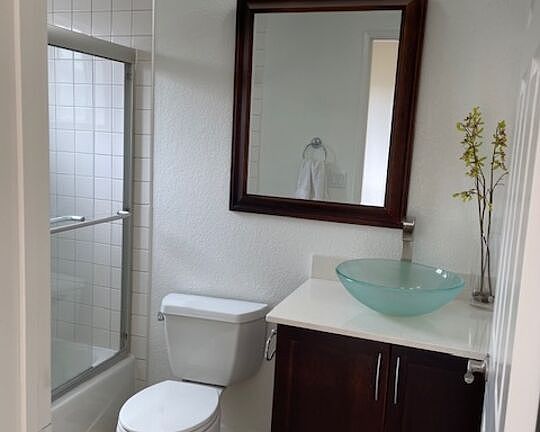 2nd image of 432 N Kenwood St APT 205