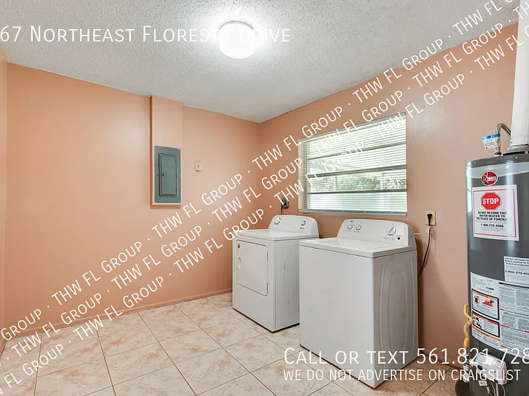 267 NE Floresta Dr — Photo 8