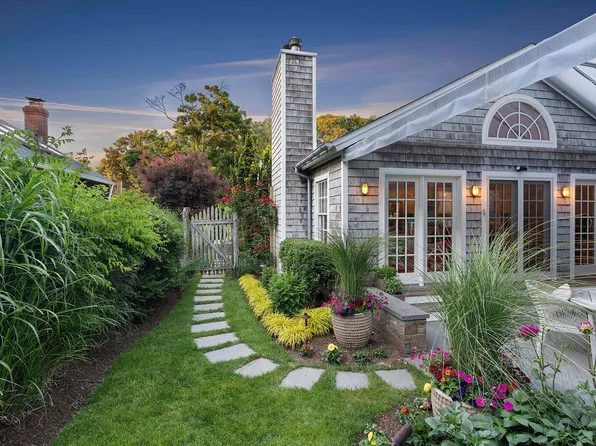 100 Flaggy Hole Rd, East Hampton, NY 11937