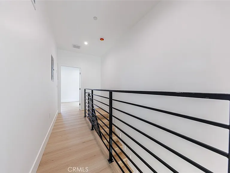 1065 S Corning St #C — Photo 20