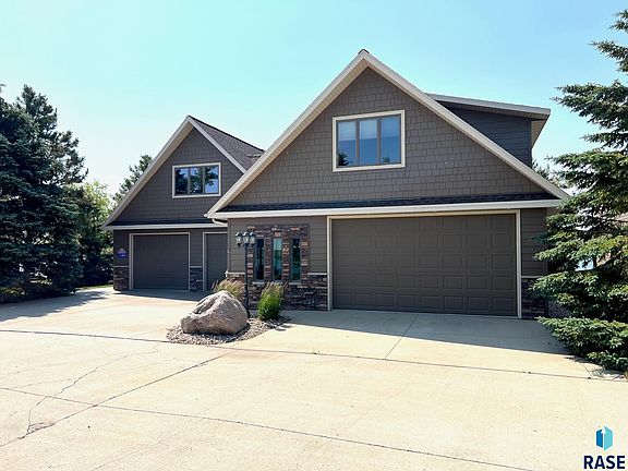3rd image of 1185 Wisagoma Trl