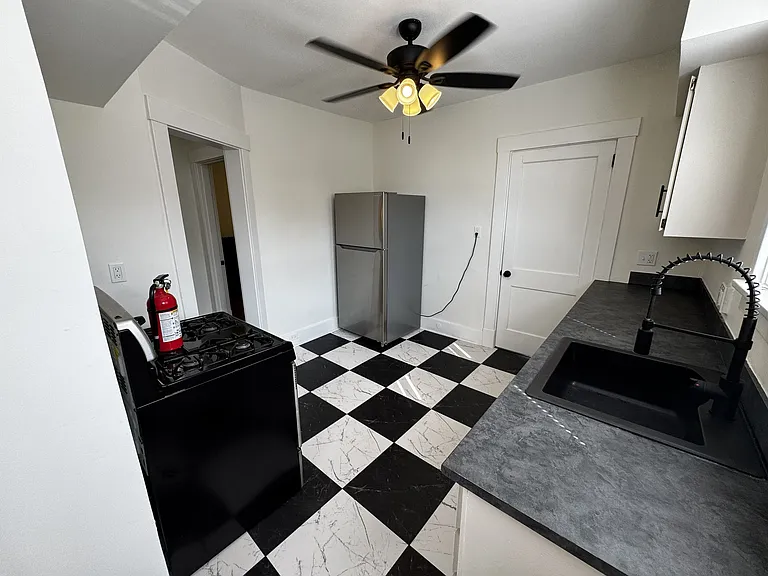 2975 Belrose Ave #1 — Photo 16