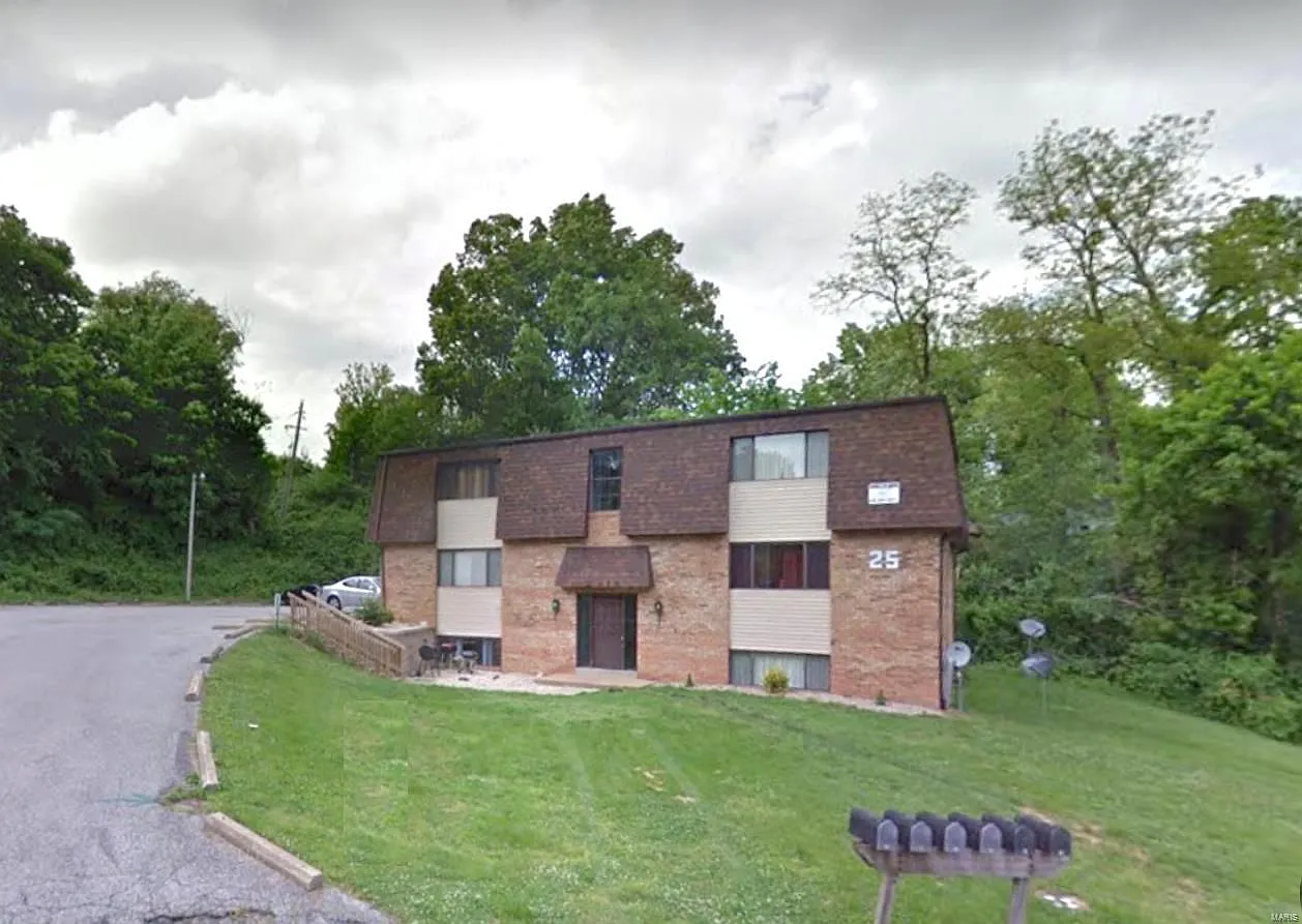 19 Nottingham Ln photo 1