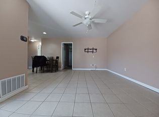 299 London Ct, Egg Harbor Township, NJ 08234