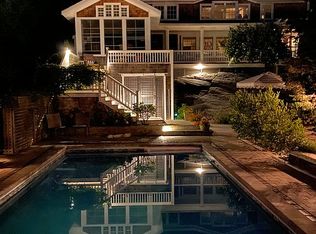 98 Hill Side St, Saunderstown, RI 02874