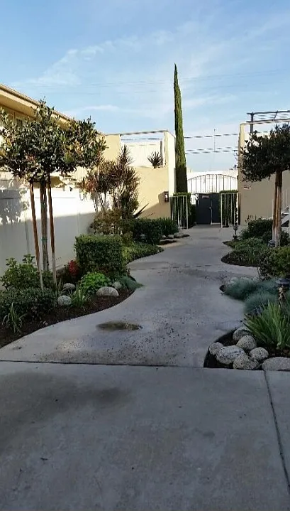 649 W Center St — Photo 3