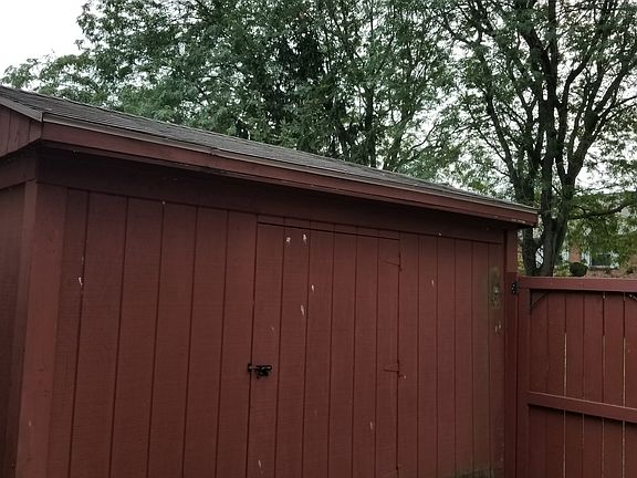 3rd image of 501 Adrian Ct