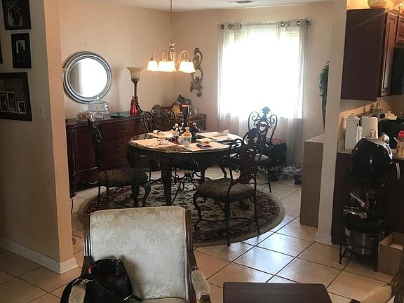 4th image of 324 Oak Park Dr