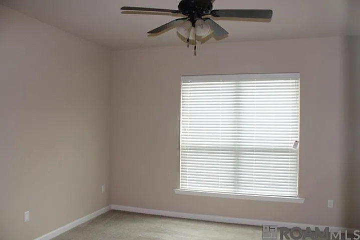 37237 Market Place Dr — Photo 15