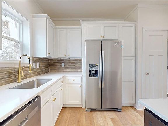 4th image of 215 Arthur Haney Rd