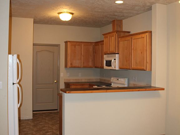 Dining/Kitchen