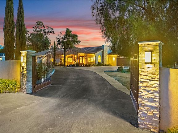 3rd image of 38125 Camino Sierra Rd