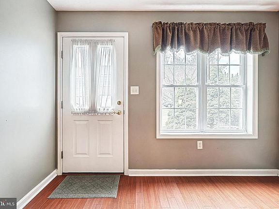 3rd image of 3570 Mark Dr #3570