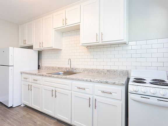 5th image of 1107 W Rowan St #1115-1