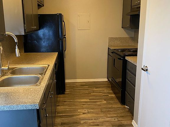 2nd image of 1948 Denton St #88-D