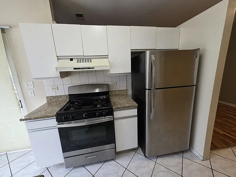 1705 Chesapeake Ln #5 — Photo 6