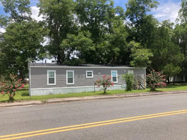 74 Pearson St, Pearson, GA 31642