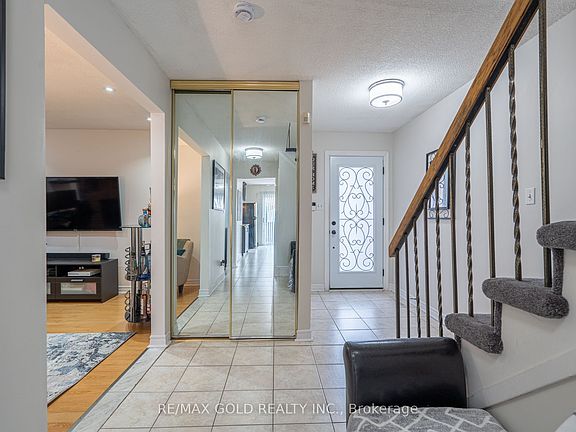 3rd image of 86 Whitehaven Dr