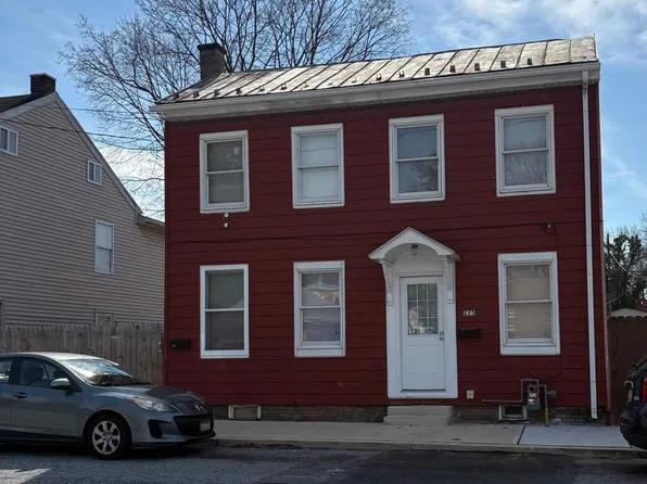 225 W Locust St, Mechanicsburg, PA 17055
