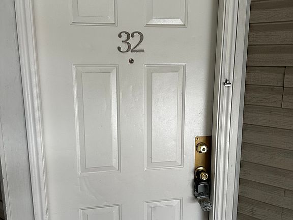 2nd image of 885 E Meadow Pine Ct APT 32