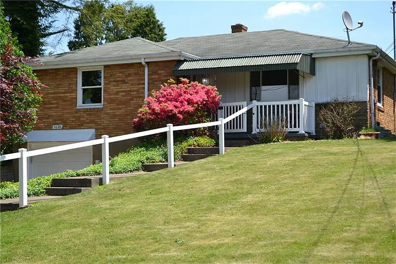 9226 Barton Dr photo 1