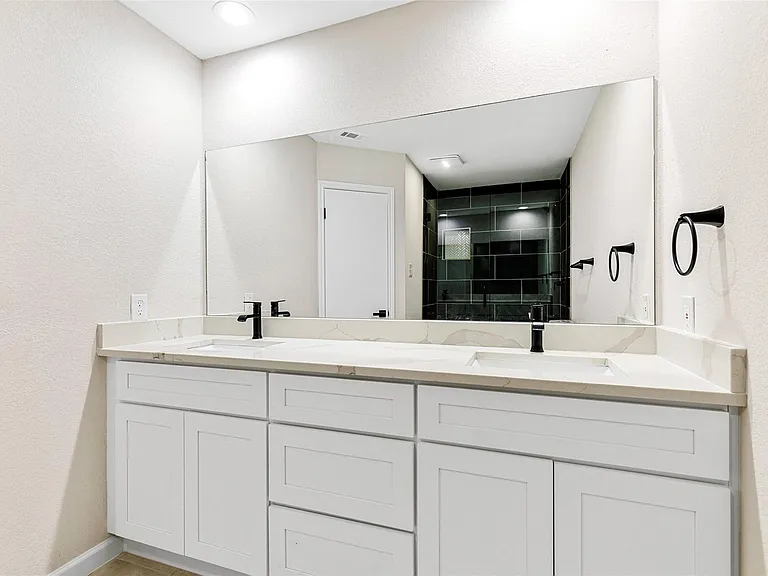 924 Simon Dr — Photo 19